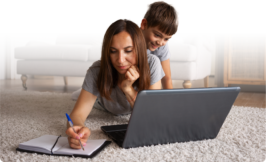 Madre estudiando